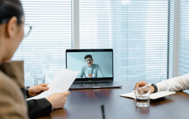 Cómo organizar una reunión virtual