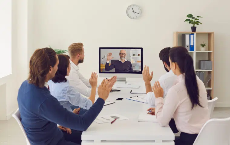 Dirigir equipos de trabajo en entornos virtuales