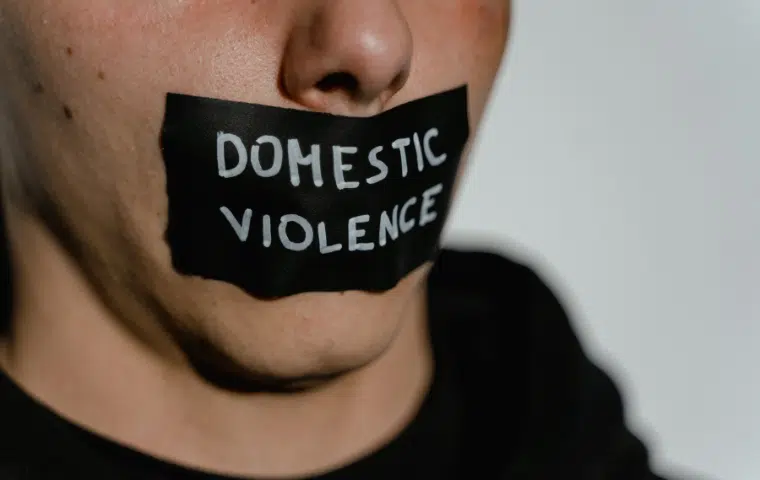 La violencia familiar y contra la mujer.