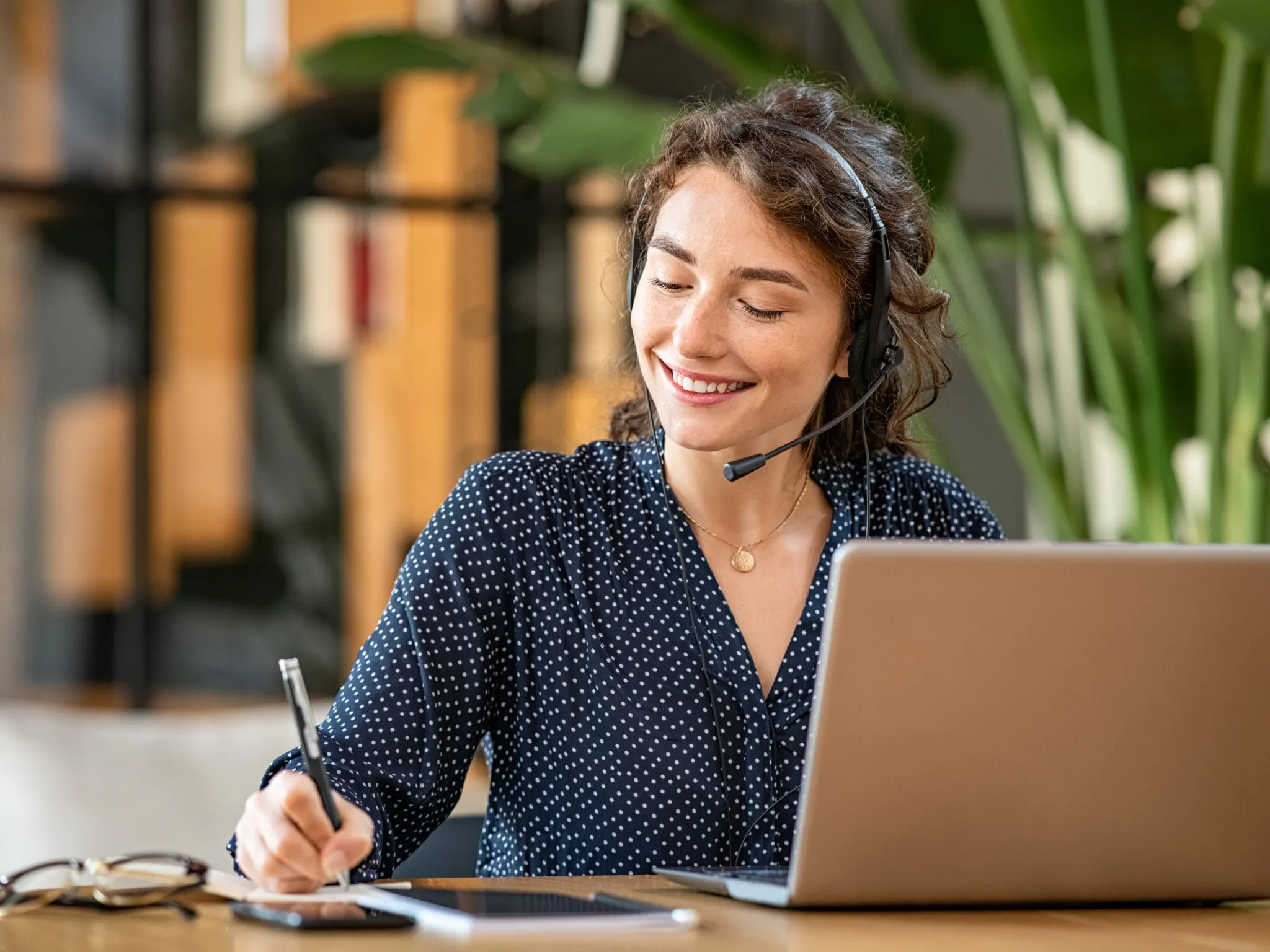 COMT004PO. Fundamentos de atención al cliente